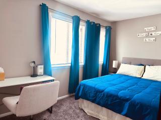 2-Bedroom Townhouse 15 mins to Downtown Indy - 3