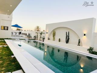 New villa with swimming pool and sea view in Djerba - 0