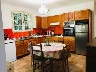 Family home with large pool in Provence - 2