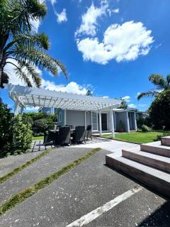 Gorgeous Mount Beach Cottage - 3 min walk to beach - Mount Maunganui - 1