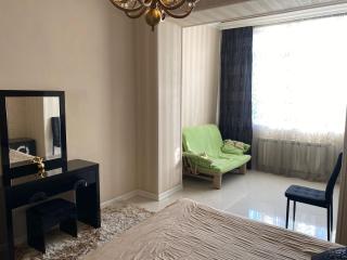 Просторная квартира в самом центре, на улице Абовяна, возле Северного проспекта и Лебединого озера, Киномосквы, с видом из открытого балкона и окон - 7