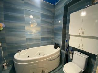 Просторная квартира в самом центре, на улице Абовяна, возле Северного проспекта и Лебединого озера, Киномосквы, с видом из открытого балкона и окон - 5