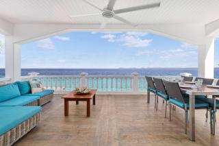 Belmar Oceanfront Apartment 11 with sea view right on the ocean and air conditioning in the living room - 1