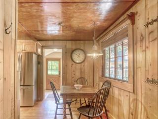 Wallace Cottage - Meredith Lodging - 1