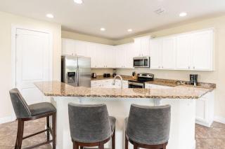 EC441 - Hospitable Hideaway with Private Pool and Spa at Encore - 3