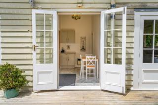 Modern 1BR Apt in St Marys Bay Mansion Free Park - 3