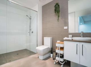 Comfy 1-Bed with Spacious Courtyard & Parking - 5