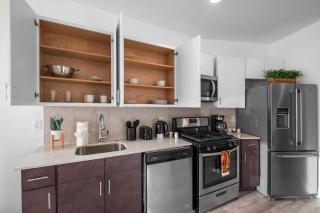 Premium 1BR - Workstation Pool Balcony - 1