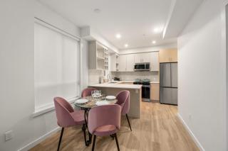 Ideal Family-Friendly Stay Comfortable Suite - 3