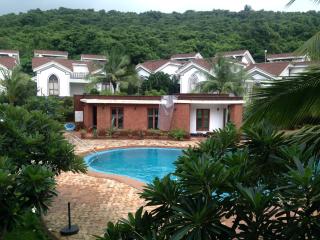 Pool and Garden Facing Apartment in Riviera Foothills Near Baga, Arpora - Arpora - 0