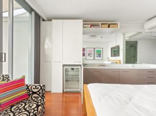 Cosy Studio with City Views - 4