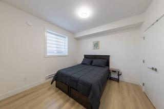 Tranquil 2-Bedroom Basement Suite Relaxing Stay - 4