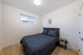 Tranquil 2-Bedroom Basement Suite Relaxing Stay - 3