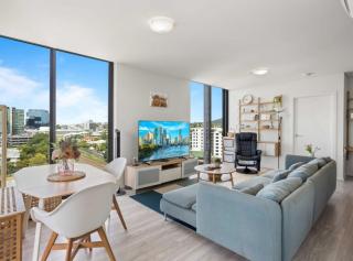 Spaciously Bright 1-Bed Apartment - 0