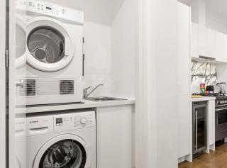 Traditional 2-Bed Terrace House in Millers Point - 1