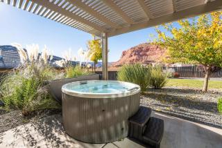 Upscale 2br-2ba home in Kanab with red rock views - 8