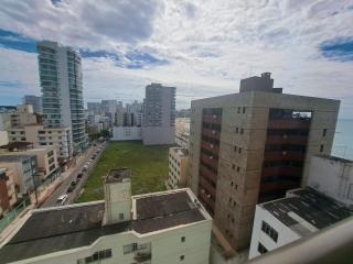 Aconchegante APARTAMENTO - Praia do Morro- Beira Mar com vista para o mar - 2 quartos , 2 banheiros, 2 vagas garagem, 1 varandas, 2 elevadores, Wi-Fi - bem localizado - 1