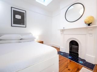 Delightful 4-Bed Home near Centennial Park - 4