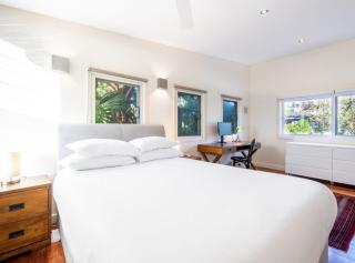 Delightful 4-Bed Home near Centennial Park - 8