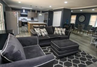 Modern 3BR-3BA Brick Home Near Everything - 6