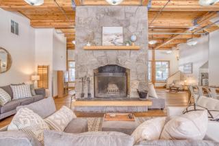 The Coho Lodge & The Chinook Lodge at Government Camp - Meredith Lodging - 7