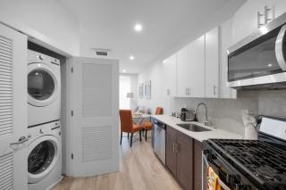 Luxury 1BR Getaway - Modern Stylish & Great Area - 6