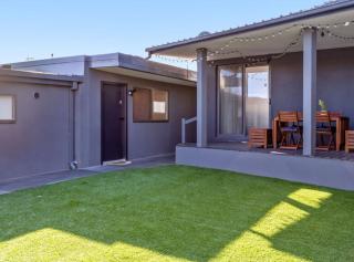 Cozy 1-Bed Studio Near Cafes and Shops - Carnegie - 4