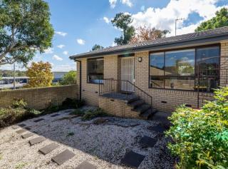 Spacious and Restful Holiday Home with Backyard - 1