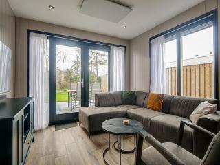 Holiday home by the coast in Julianadorp - 4