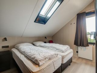 Holiday home by the coast in Julianadorp - 6