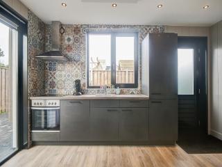 Holiday home by the coast in Julianadorp - 8