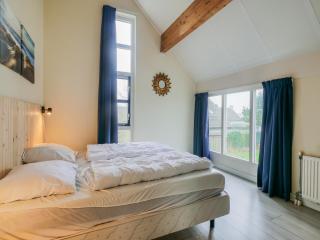 Spacious holiday home in Julianadorp - 7