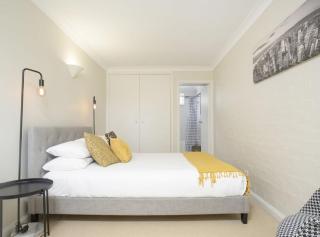 Spacious 2-Bed Apartment in the heart of Manly - 7