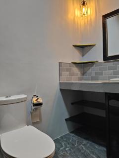 Goldland Caelestis Guest House - 8