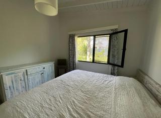 Cómoda casa de 2 dormitorios con amplio jardín - 2