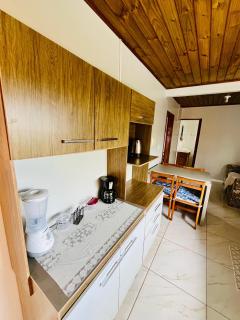 Acomodação tranquila confortável 15 MT da praia - 1