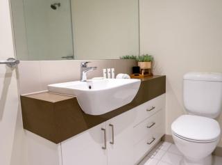 Spacious City Stay Near Lygon Street Dining - 7