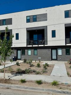 4BR Townhome near Downtown-SLC Airport - 9