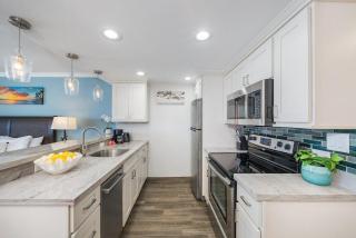 Lahaina Shores 215 · LS 215 Direct Beachfront Views Remodeled St - 5