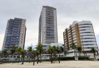 Apartamento Pé na Areia com Churrasqueira a Carvão - 8