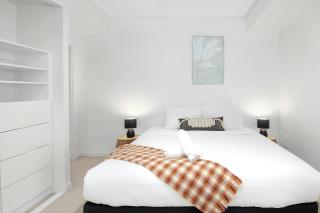 Panoramic 3-Bedroom Skyscape with Free Parking - 3