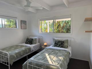 'Pipi Beach House' Coastal Escape Coolum Beach - 5