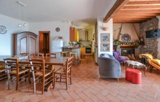 Amazing Apartment In Caprese Michelangelo - 5