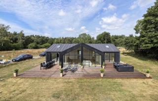 4 Bedroom Stunning Home In Aakirkeby - 1