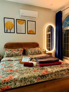 Sunny & Spacious next to MM Alam road - 0