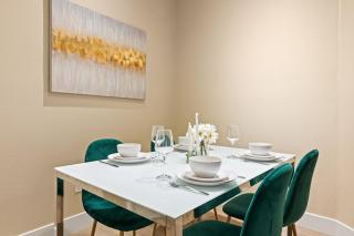 Great 2bd 2bath in MdR! Free parking and pool! - 5