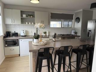 Relax at Jollie-Cozy 3-Bedroom Home, Central Twizel - 8