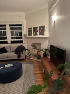 2 Bedroom, Modern Beach Retreat, Walk to Manly Beach & Cafés - 5