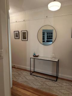 2 Bedroom, Modern Beach Retreat, Walk to Manly Beach & Cafés - 1