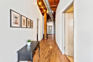 Holiday Magic Awaits-Host in STL DWTN Loft-6D - 5